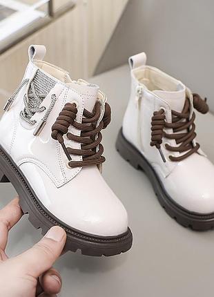 Черевики для дівчат