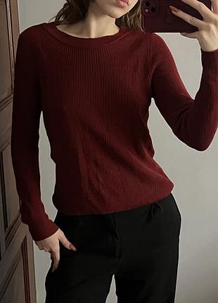 Темно-червона кофта