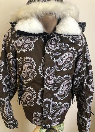 Курточка водонепроникна, вітронепродувна в ідеальному стані.