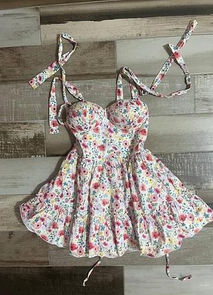 Пишна сукня з пушапом