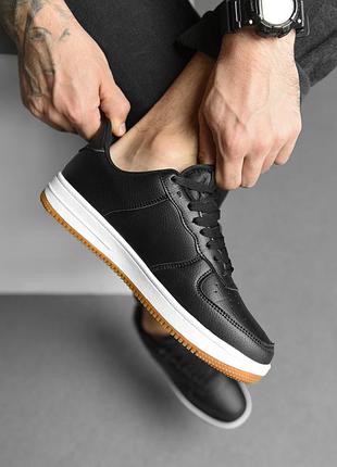 Мужские кроссовки черного цвета