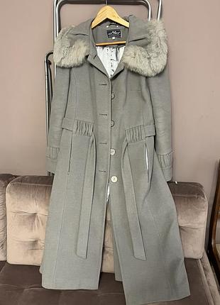 Пальто зимове, комір з натурального хутра
