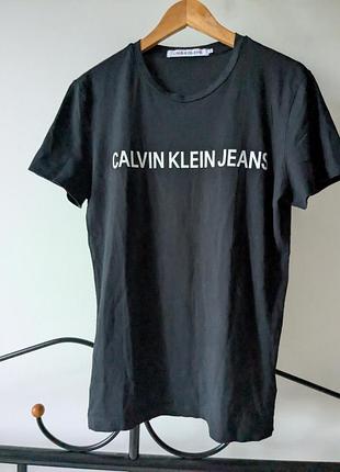 Футболка от calvin klein размер s