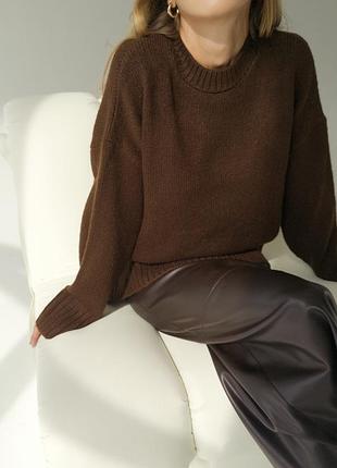 Базовый теплый свитер шоколад