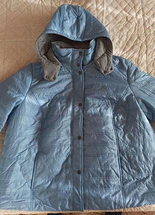 Жіноча осіння куртка великого розміру