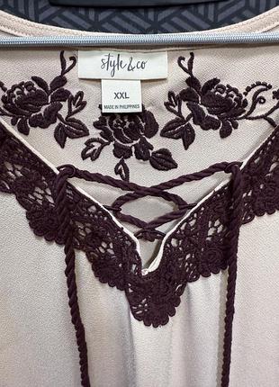 Кофтинка з вишитими елементами