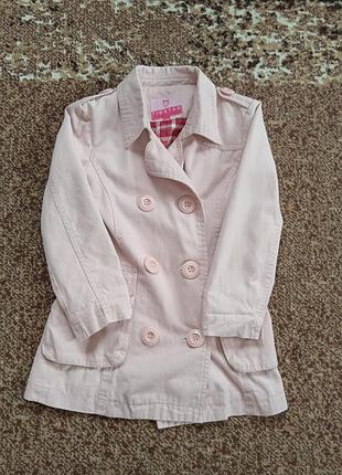 Осінні пальта для дівчаток на вік 4-5 рочків в гарному стані,по 150 грн.