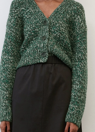 Интересный вязаный кардиган