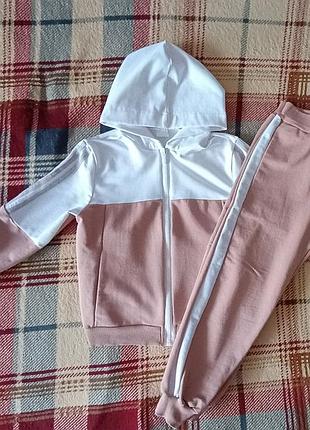 Спортивный костюм для девочки