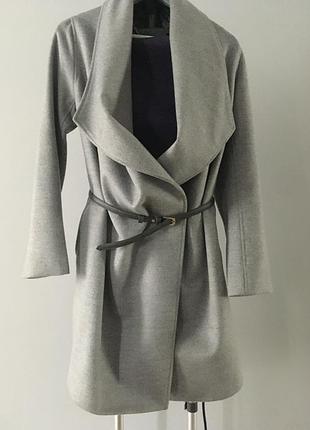 Сіре пальто кардиган