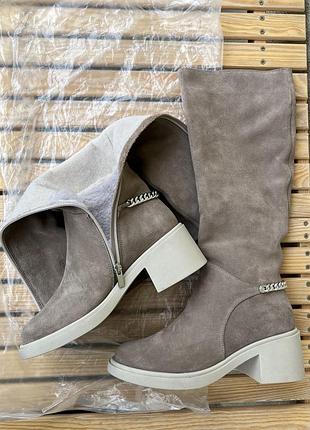 Чоботи жіночі замшеві нові розмір 38 світлого бежевого кольору