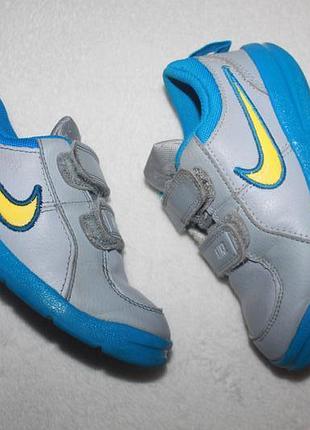 Кросівки фірми nike 26 розмір по устілці 16,5 см