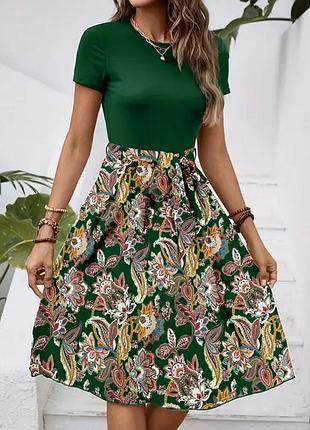 Зеленое платье платья платье с футболкой и юбкой миди