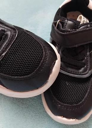 Продам дитячі кросівки.28 роз.