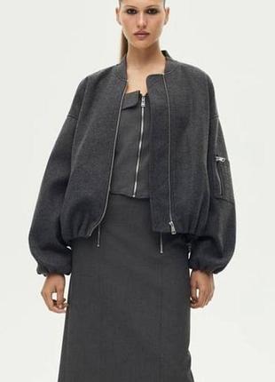 Бомбер. куртка. zara. xs оверсайз