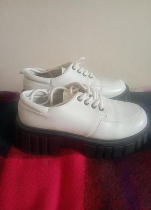 Ботинки женские