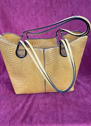 Сумка из кожи питона