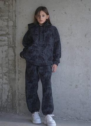 Подростковый костюм унисекс.