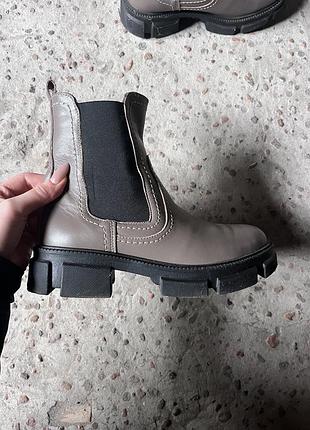 Черевички жіночі