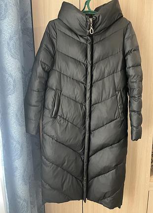Пуховик жіночий довгий