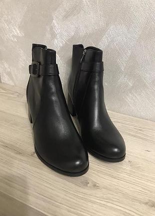 Жіночі чоботи