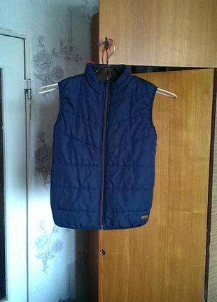 Жилетка outerwear 9-й розмір (134) без пошкоджень