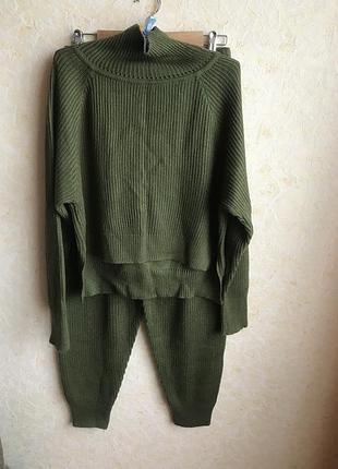 Теплый трикотажный прогулочный костюм