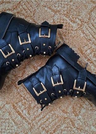 Ботинки красивые