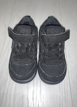 Дитячі кросівки чорні nike 22
