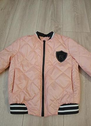 Бомпер/куртка на девочку 6-7 лет.
