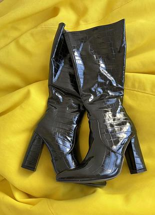 Чоботи нові 900 грн