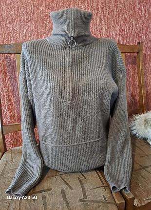 Стильный свитер