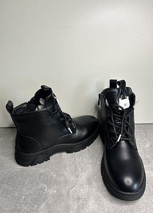 Взуття для дівчат