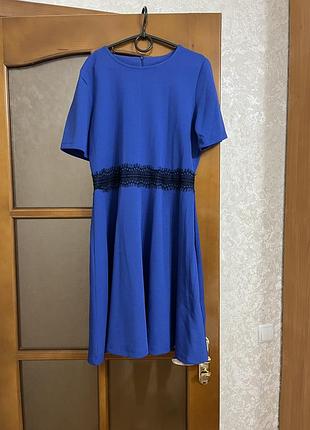 Отличное платье (питанное) в отличном состоянии