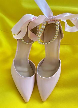 Рожеві туфлі