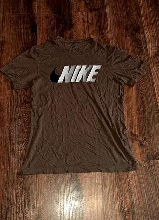 Мужская уникальная футболка nike с большим лого оригинал