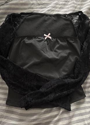 Женская черная кофточка с кружевом