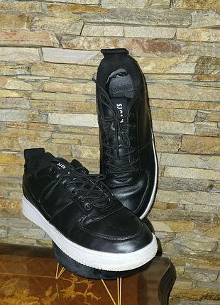 Кроссовки мужские.