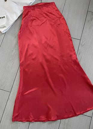 Трендова довга спідниця атлас