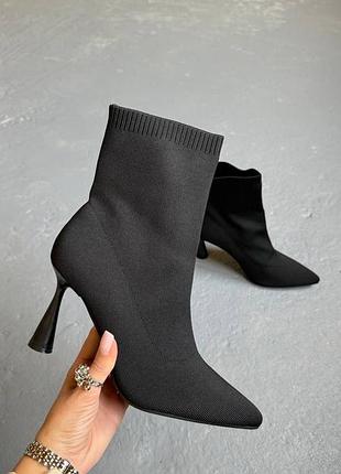 Ботильйони чорні на шпильці текстильні жіночі