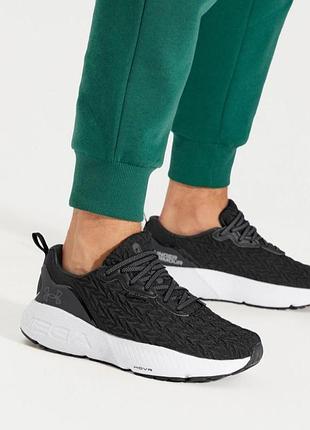 Беговые женские кроссовки under armour размер 7 (24 см по стельке)