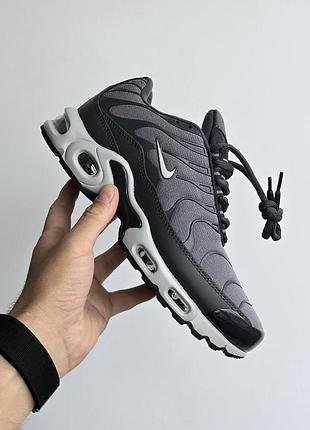 Nike tn | gore-tex 
• grey •