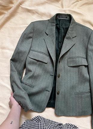 Жіночий жакет зі 100% вовни