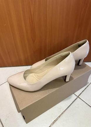 Туфлі лаковані, пудрового кольору