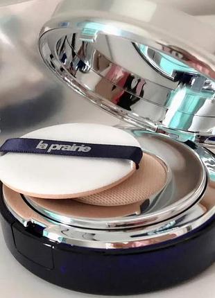 Тональну основу la prairie skin caviar essence-in-foundation spf 25 pa+++.