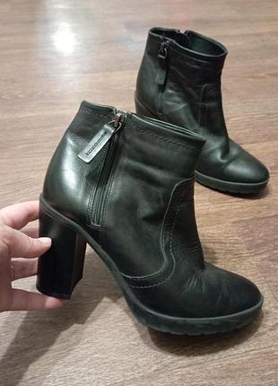 Натуральные кожаные сапоги ботинки