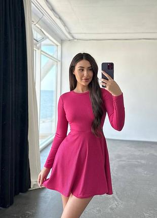 Ніжна жіноча сукня міні в рубчик приталена з довгим рукавом