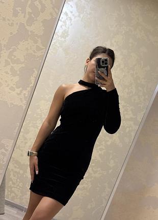 Велюрова вечірня сукня на одну руку