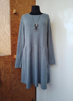 Брендовое вискозное трикотажное платье миди