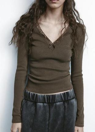 Zara лонгслів з мереживом з щільного трикотажу водолазка в рубчик